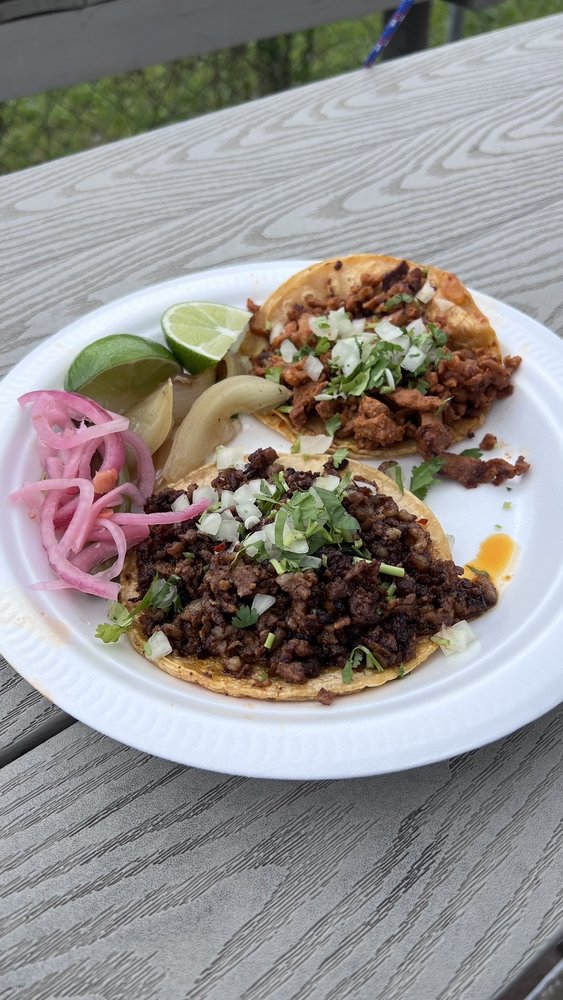 Tacos at Tacos el Caballo in Detroit, Michigan