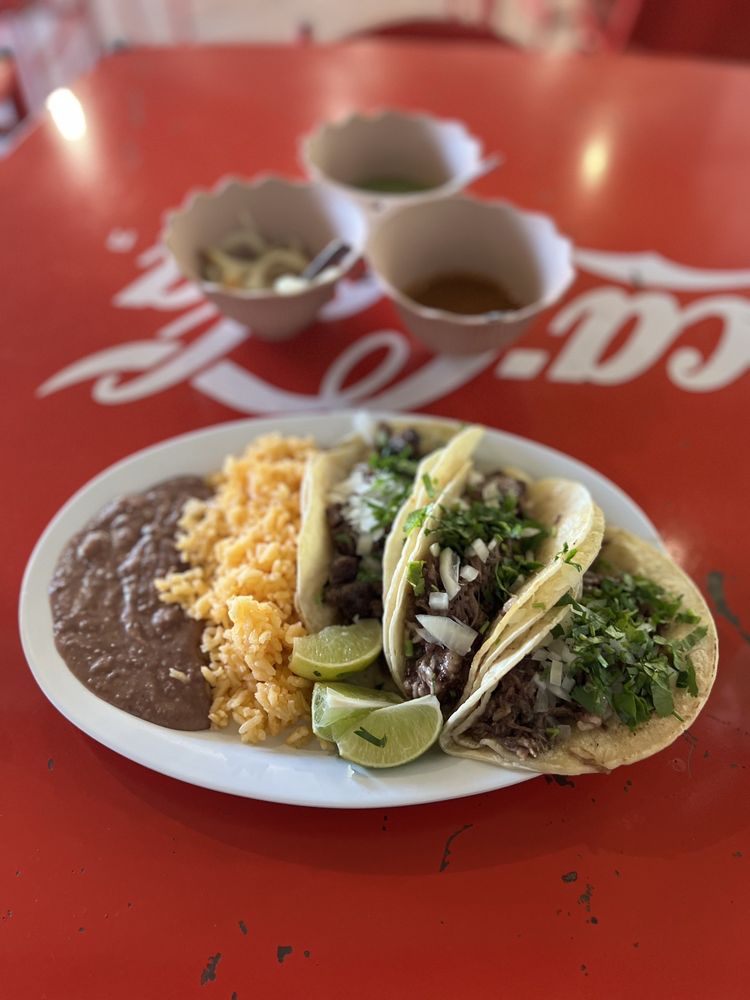 Tacos at Tío Trompo in Houston, Texas